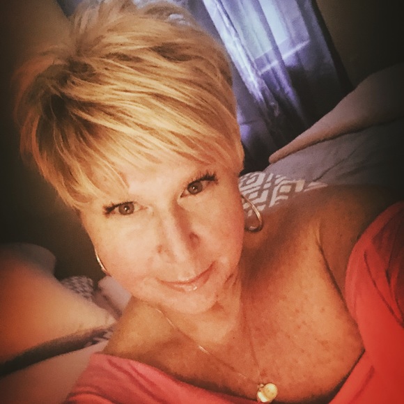 Meet the Posher Other - Meet your Posher, Amy